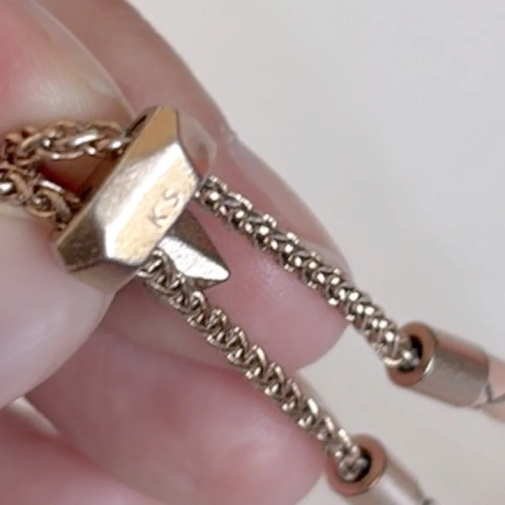 Kendra Scott includes 2x